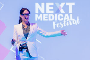 Amy FitPatrick on stage-Next Medical Festival Brussels 2026